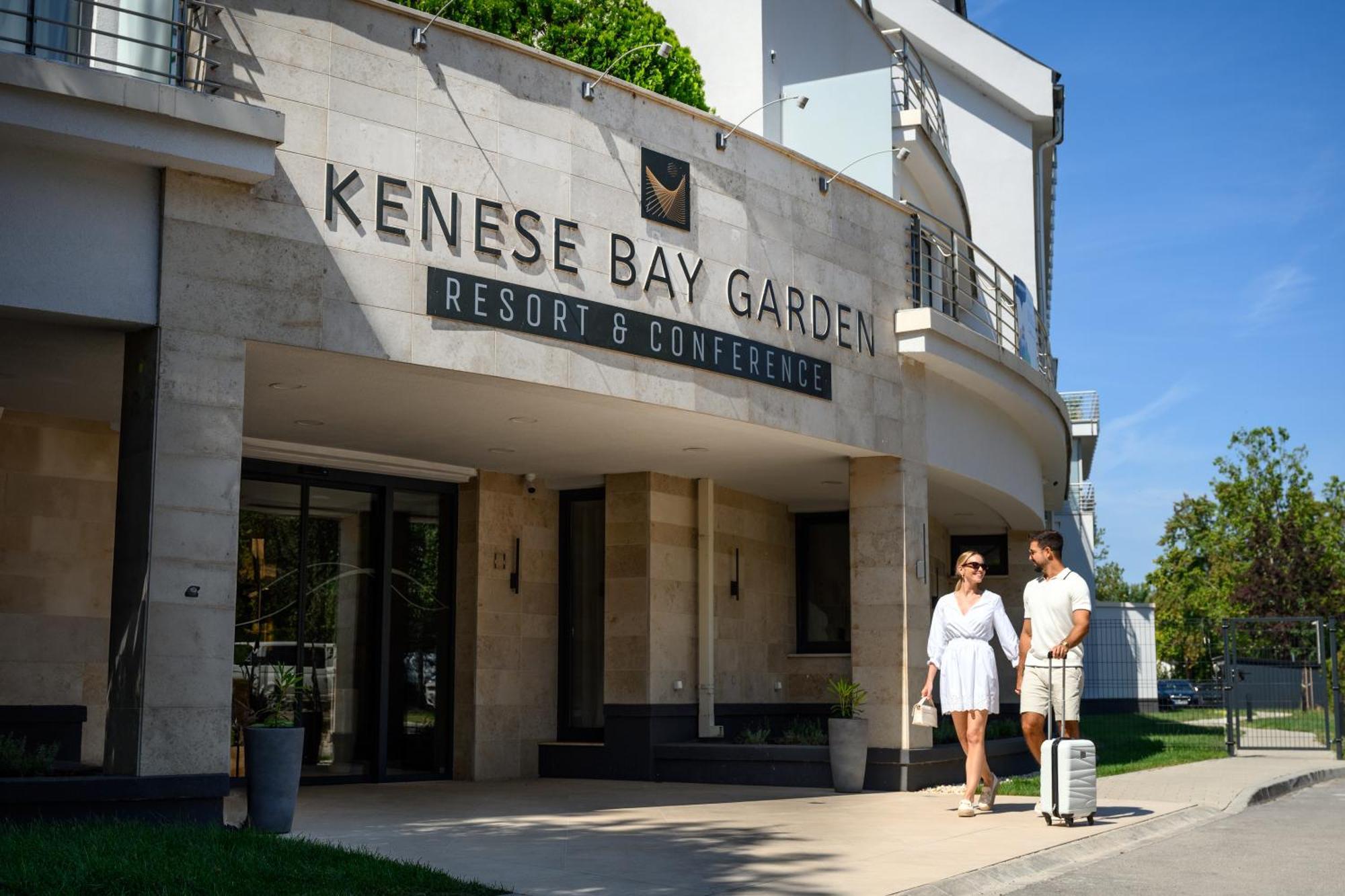 Kenese Bay Garden Resort & Conference Balatonkenese Esterno foto