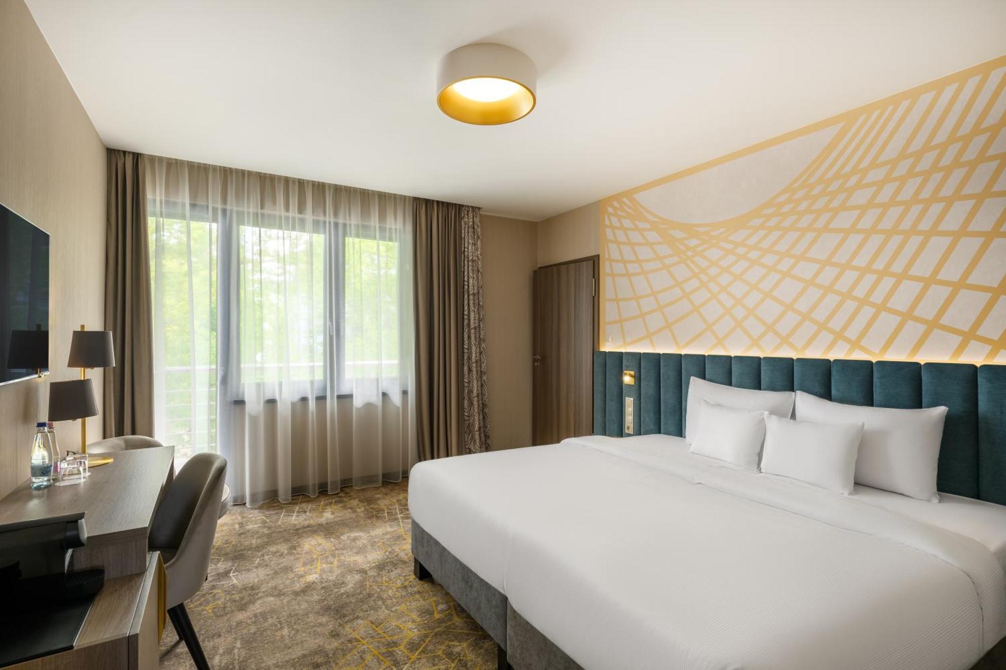 Kenese Bay Garden Resort & Conference Balatonkenese Esterno foto